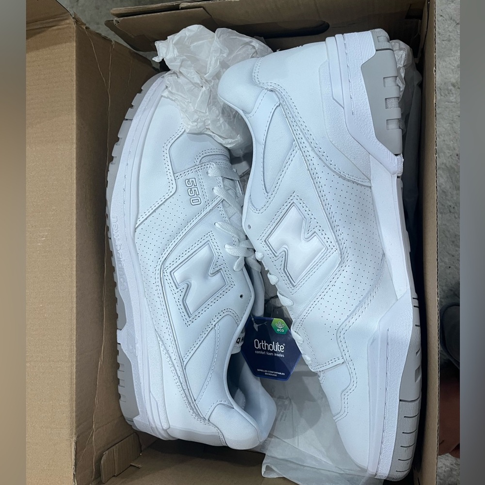 NWT! NEW BALANCE SNEAKERS
